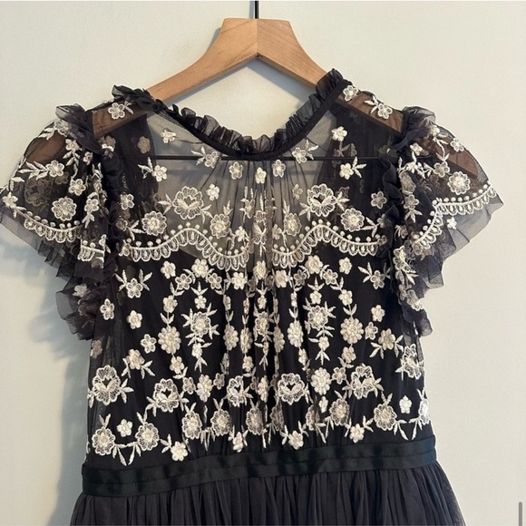 🖤🖤Needle & Thread Black Tulle Embroidered Dress🖤🖤 - Picture 7 of 9